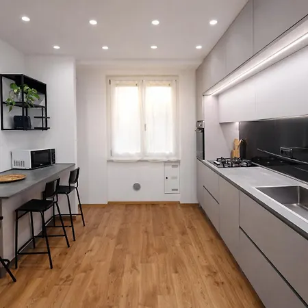 Xenia - 4 In Via Cantore 50 Апартаменты *